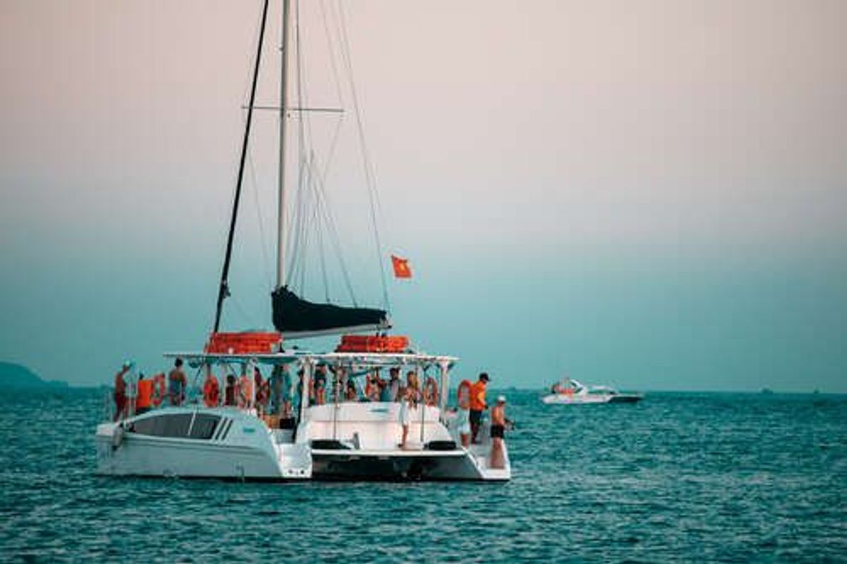 [나트랑] 럭셔리 선셋 요트 투어